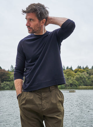ZQ Merino Wool Jersey Long Sleeve Super 120s Navy Crew neck top. Raglan crew neck long sleeve which is designed to be worn as a base layer or as a smart crew neck. Traceable ZQ merino wool from New Zealand.